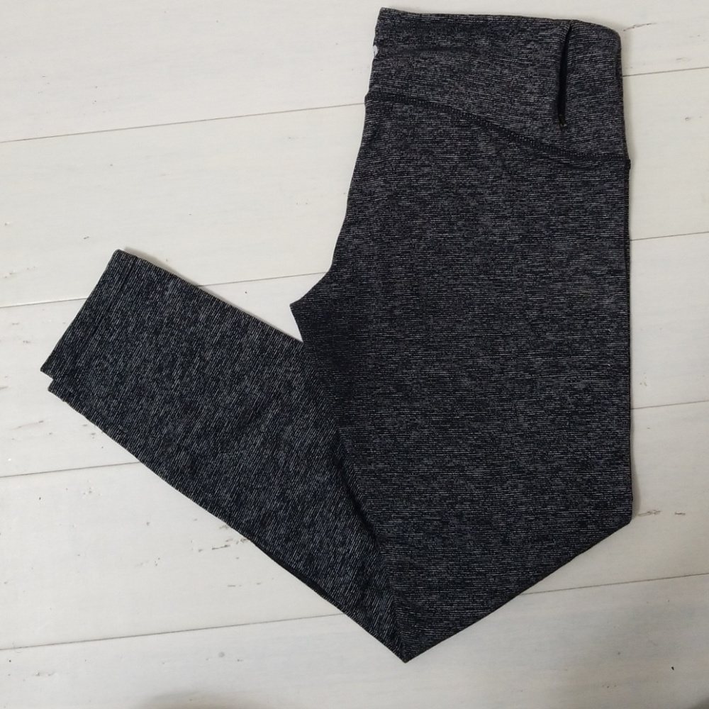 Black and Grey Cropped Workout Pants (Medium)